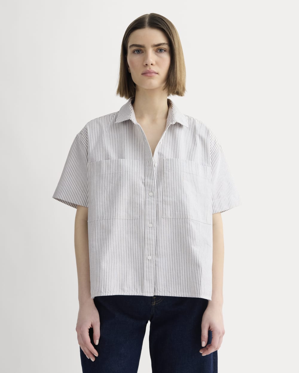 womens-short-sleeve-boxy-oxford-charcoal-white | primary