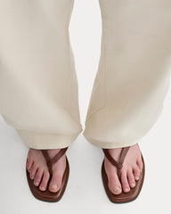 womens-leather-flip-flop-rum