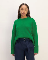 womens-organic-cotton-crew-sweater-grass-green | primary