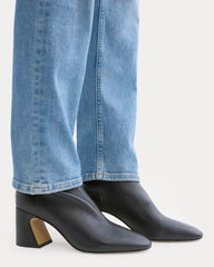 womens-curved-heel-boot-black