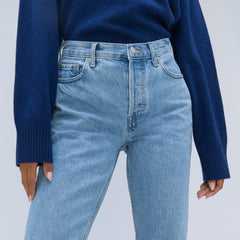 womens-90s-cheeky-straight-jean-ltblue