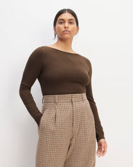 womens-supima-form-scoop-back-tee-cocoa | primary