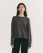 womens-cashmere-boxy-crew-sweater-heather-charcoal | primary