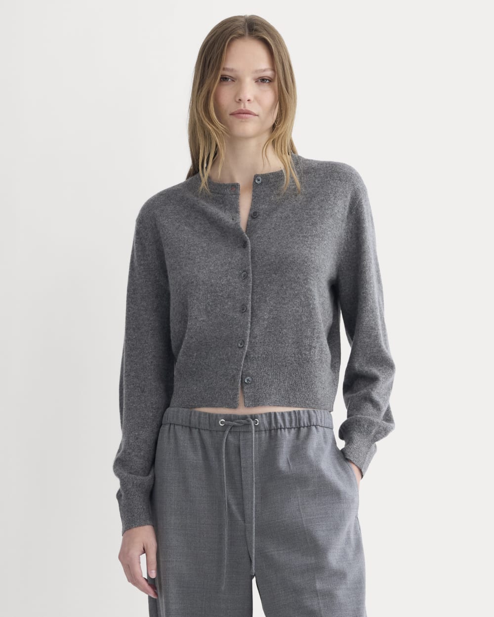 womens-cashmere-in-cropped-cardigan-heather-charcoal | primary