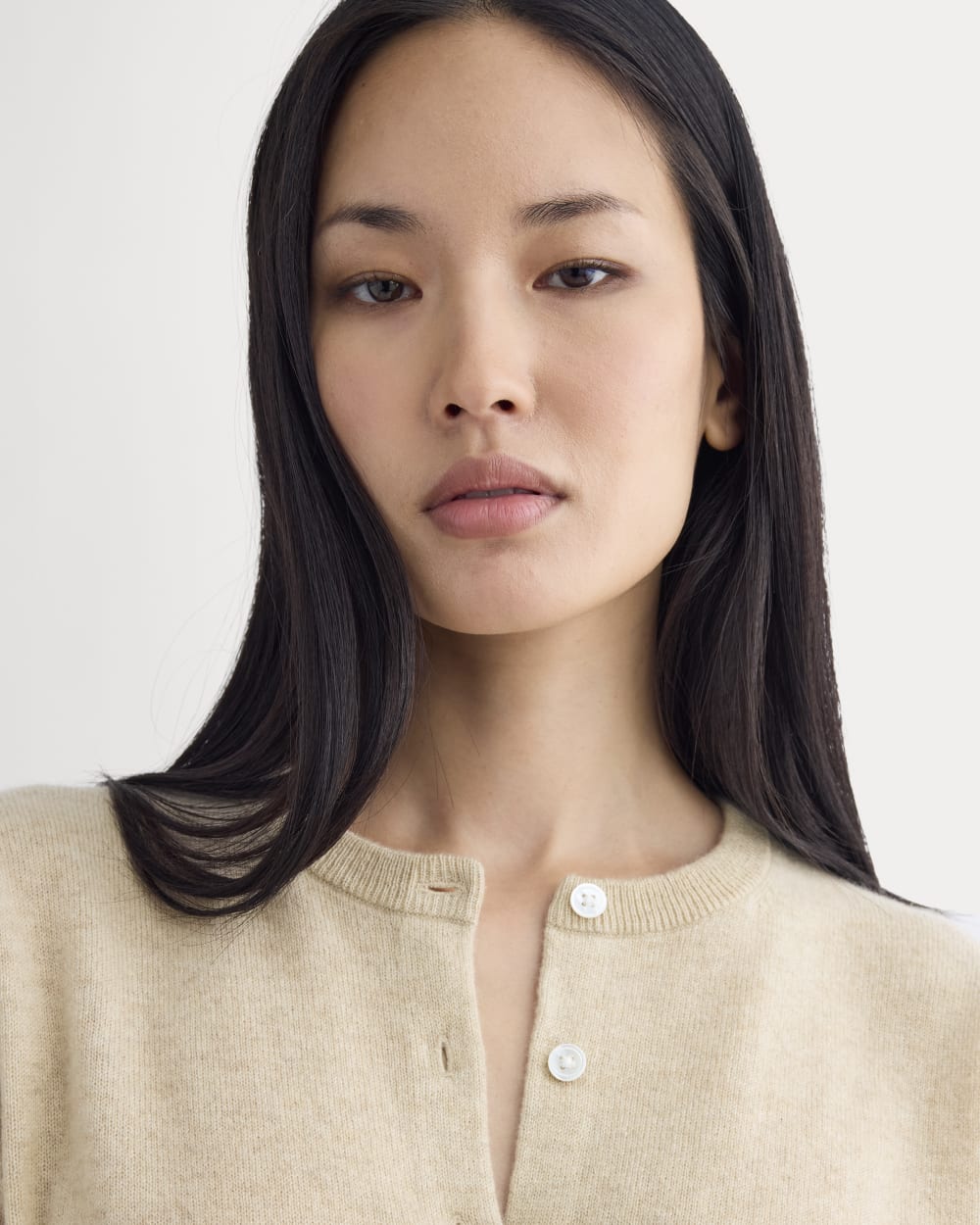 womens-cashmere-in-cropped-cardigan-heather-light-camel