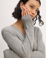 womens-cashmere-relaxed-v-neck-light-heather-grey