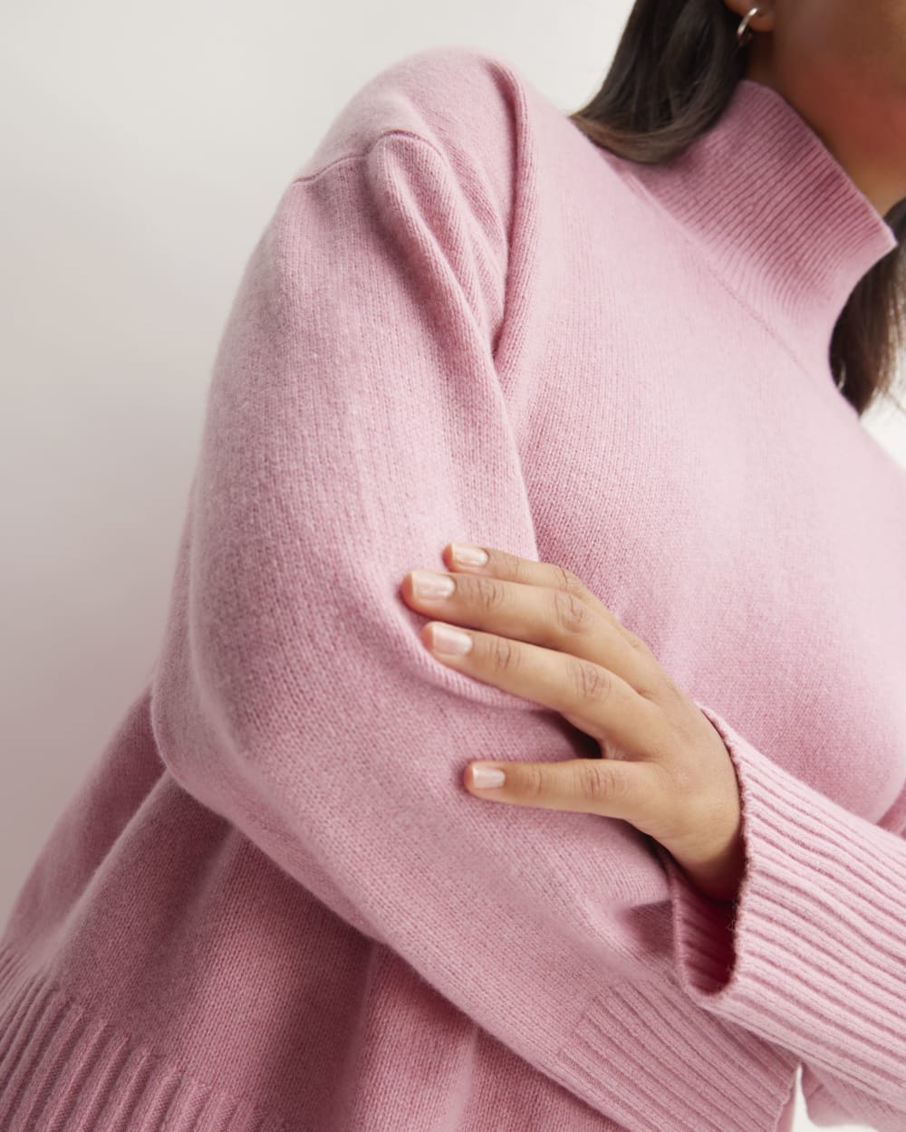 womens-recashmere-oversized-turtleneck-bubblegum