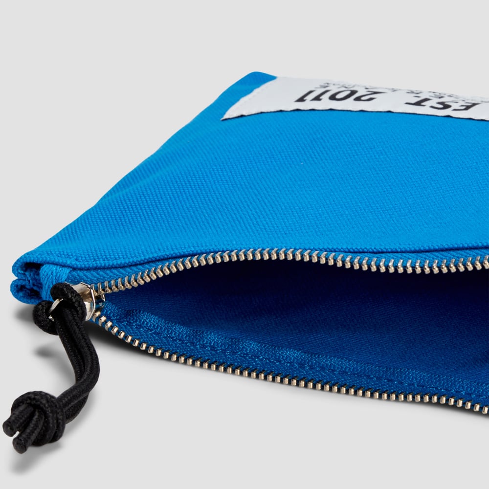 unisex-organic-canvas-pouch-brilliant-blue | alt