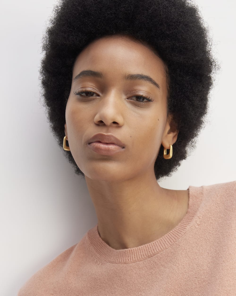 womens-cashmere-classic-crew-sweater-blush-pink