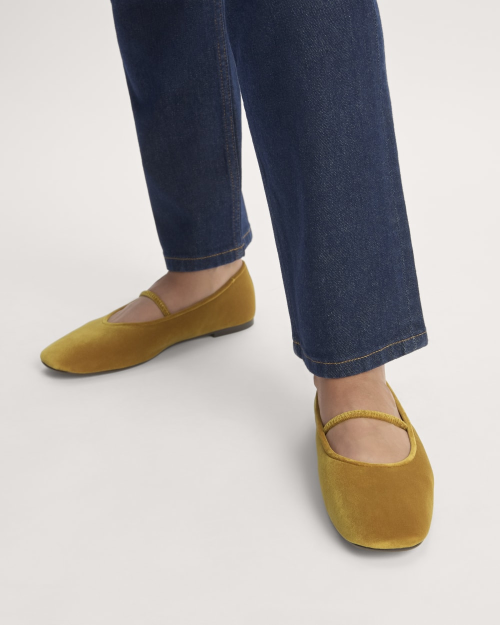 womens-leather-day-mary-jane-golden-velvet | alt