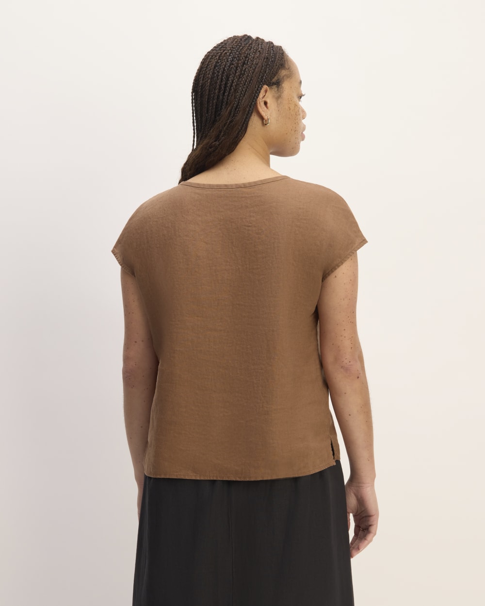 womens-linen-short-sleeve-crew-tee-carob-brown