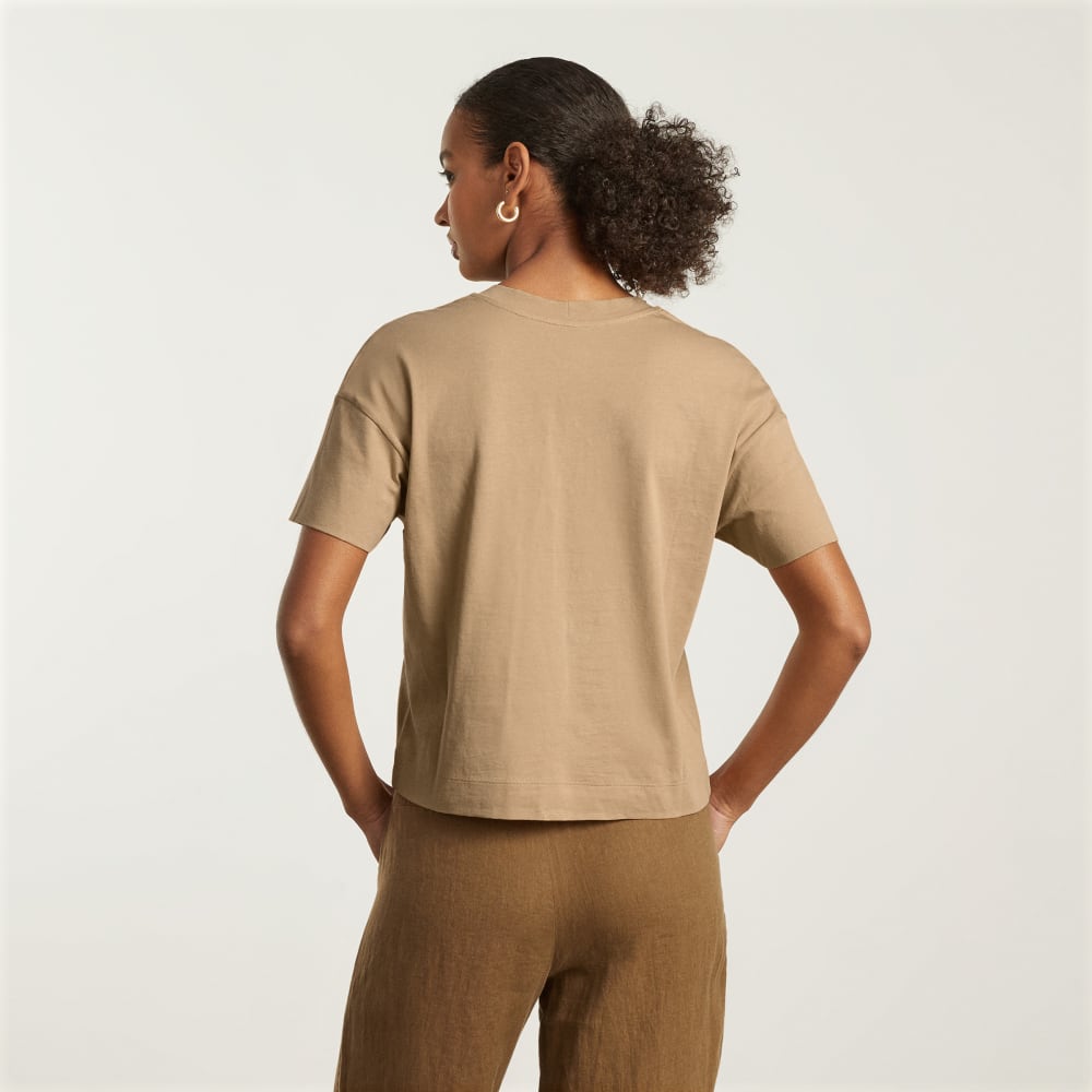 womens-organic-ctn-boxy-v-tee-iced-coffee