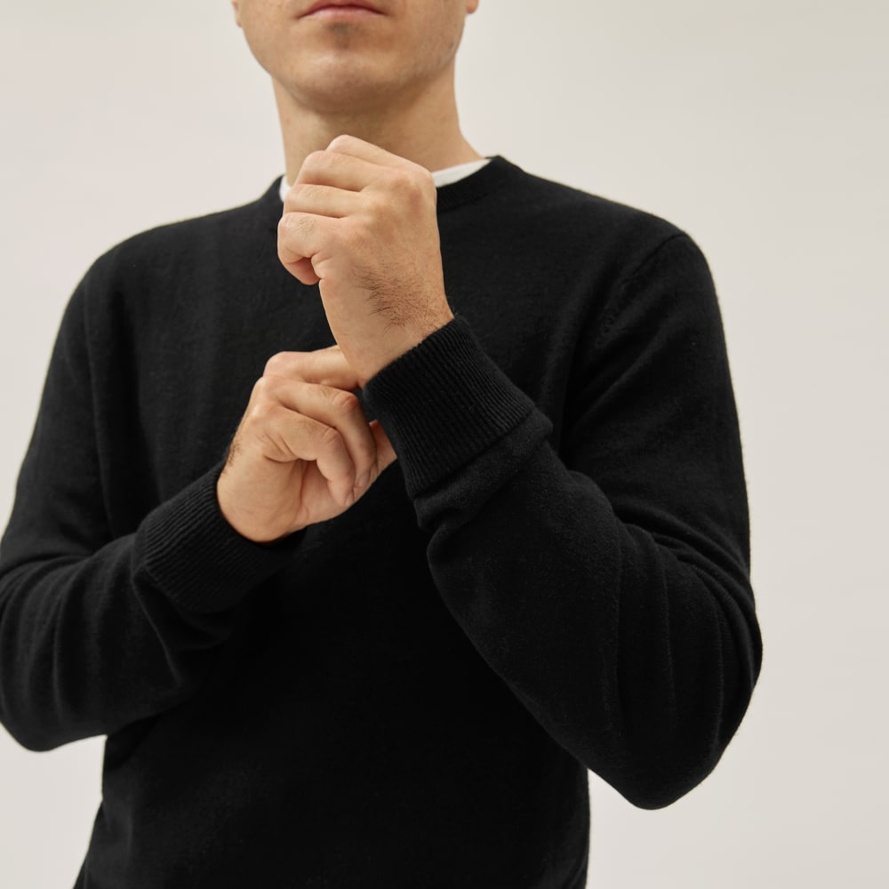 mens-cashmere-crew3-black | alt