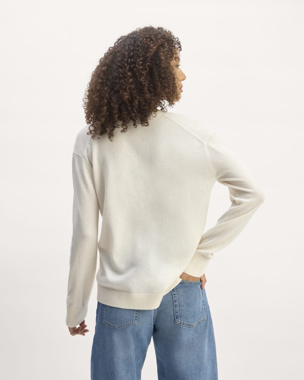 womens-cashmere-relaxed-v-neck-bone