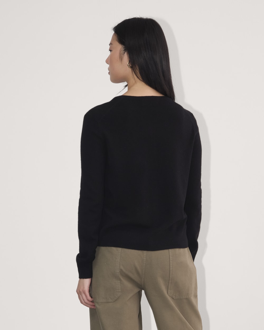 womens-cashmere-classic-crew-cardigan-black