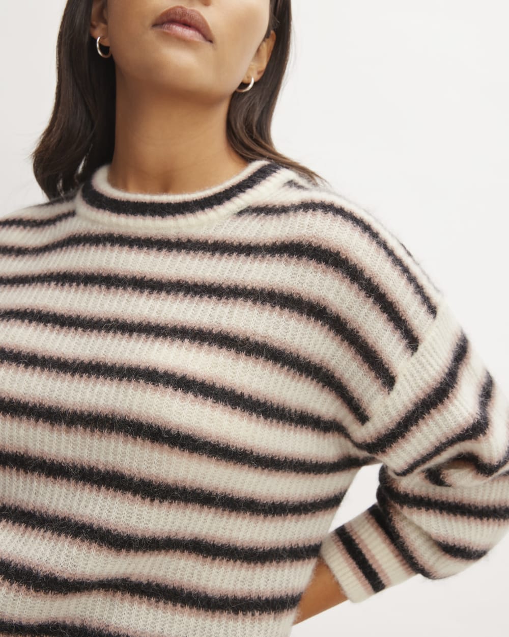 womens-alpaca-crew-black-creme-bone