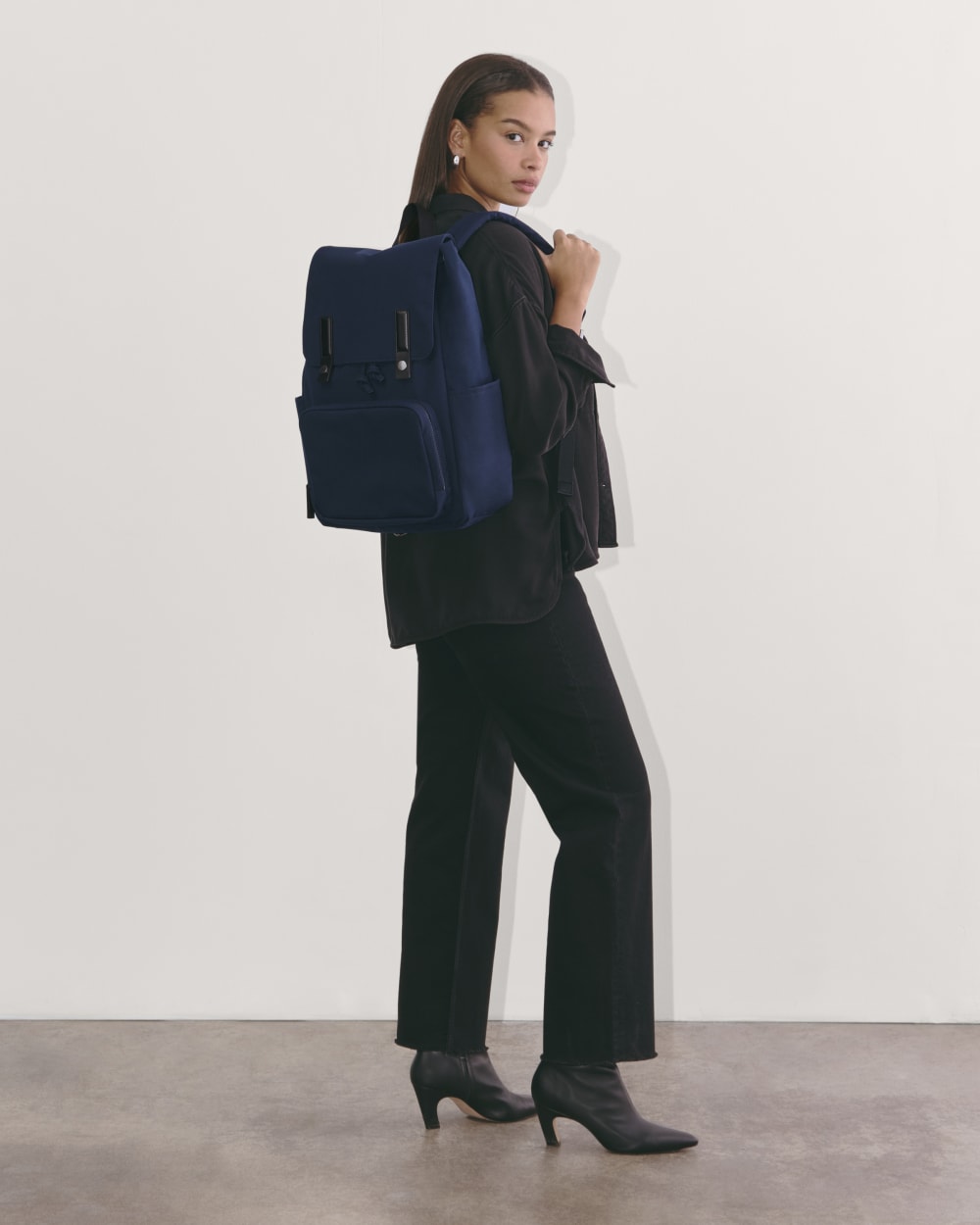 womens-canvas-backpack-navy | alt