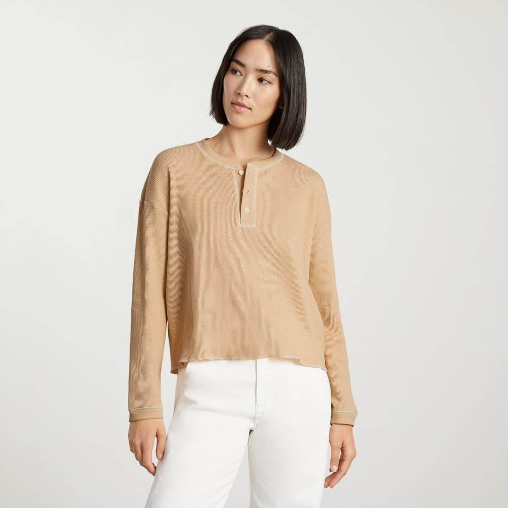 womens-organic-ctn-waffle-henley-sesame | primary