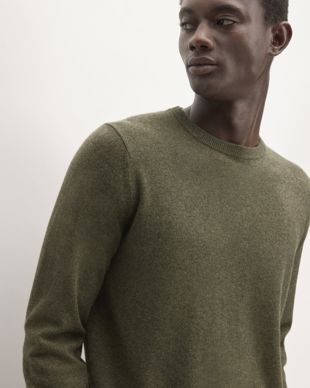 mens-cashmere-crew-heathered-army