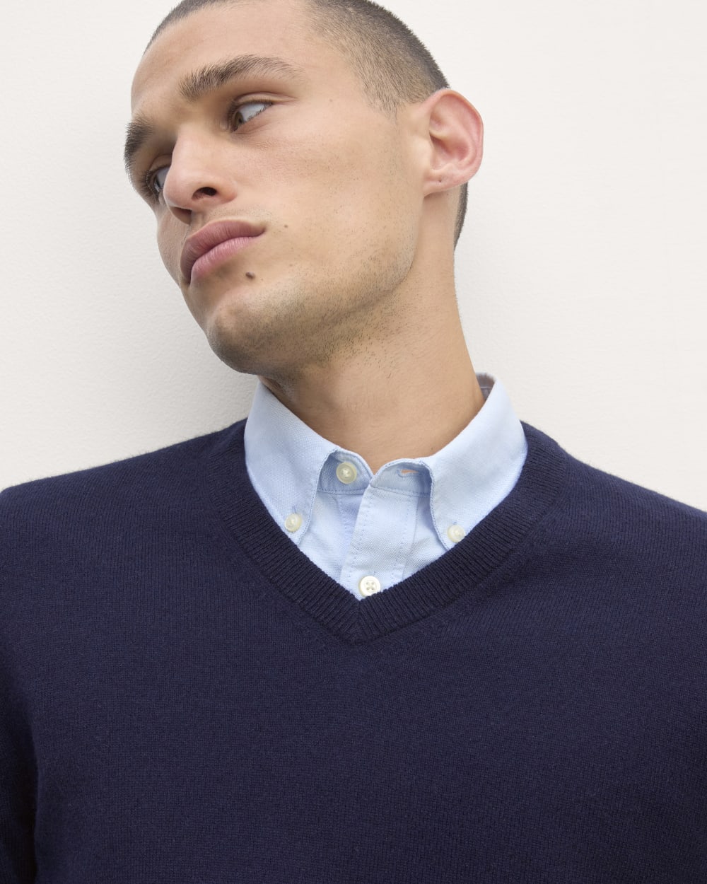 mens-cashmere-vneck-navy