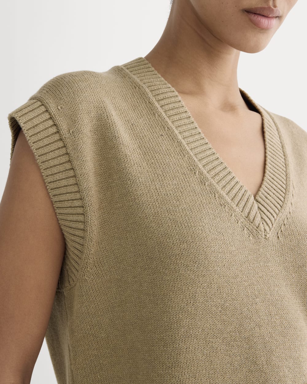womens-boxy-vest-in-everyday-cotton-dark-heathered-camel