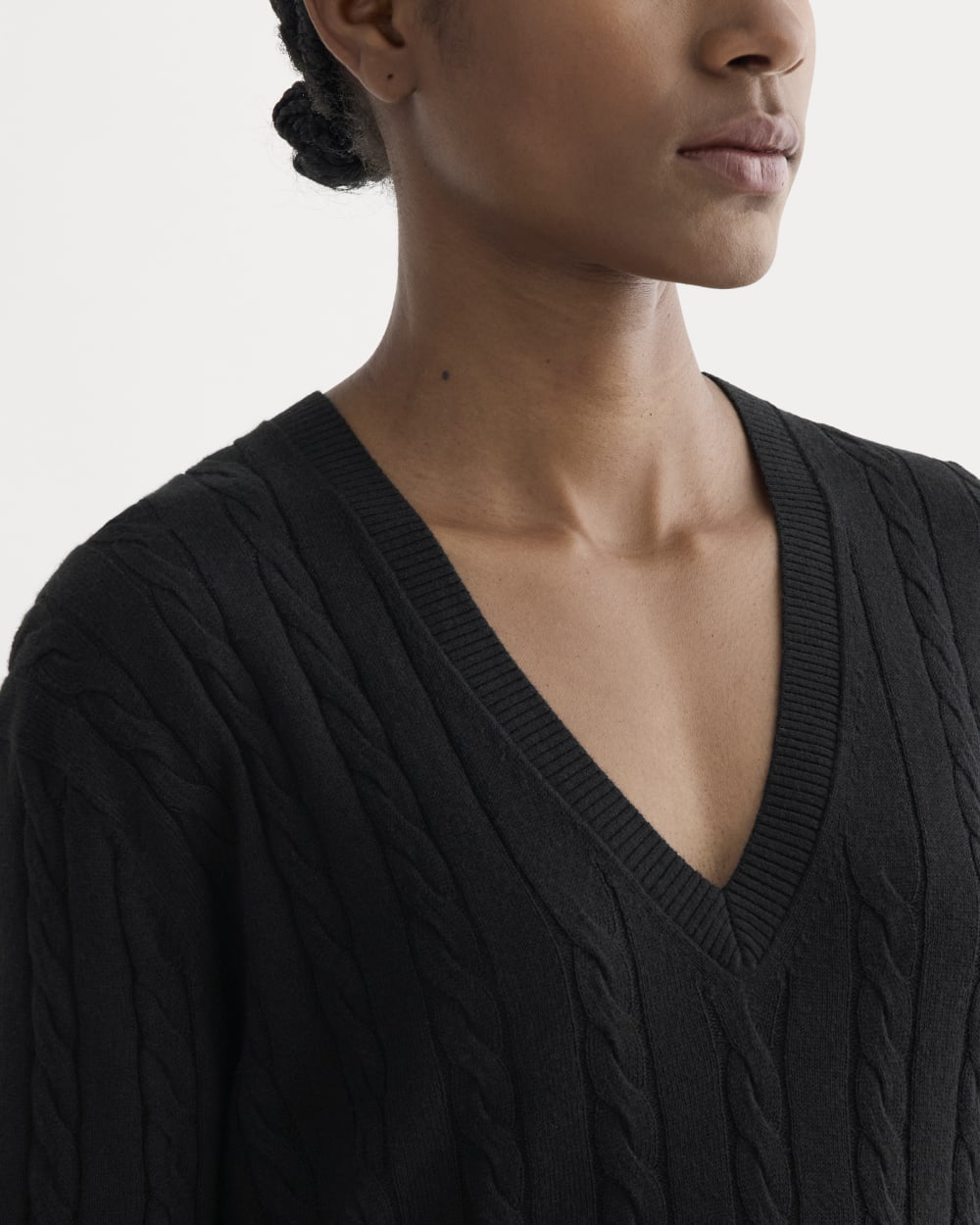 womens-cable-v-neck-in-cotton-cashmere-black
