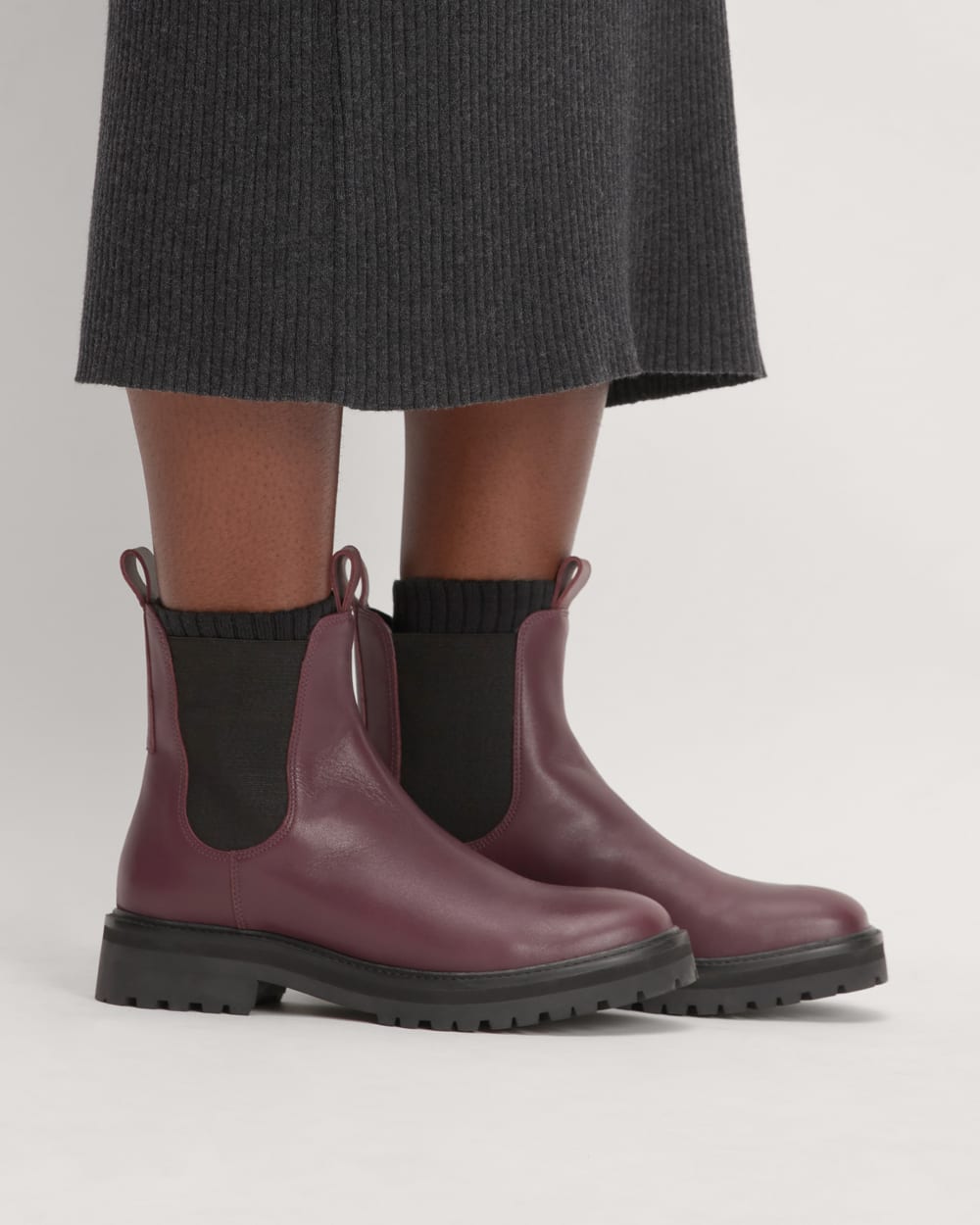 women-lug-chelsea-boot-bordeaux | alt