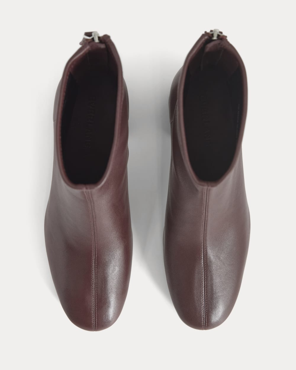 womens-curved-heel-boot-burgundy