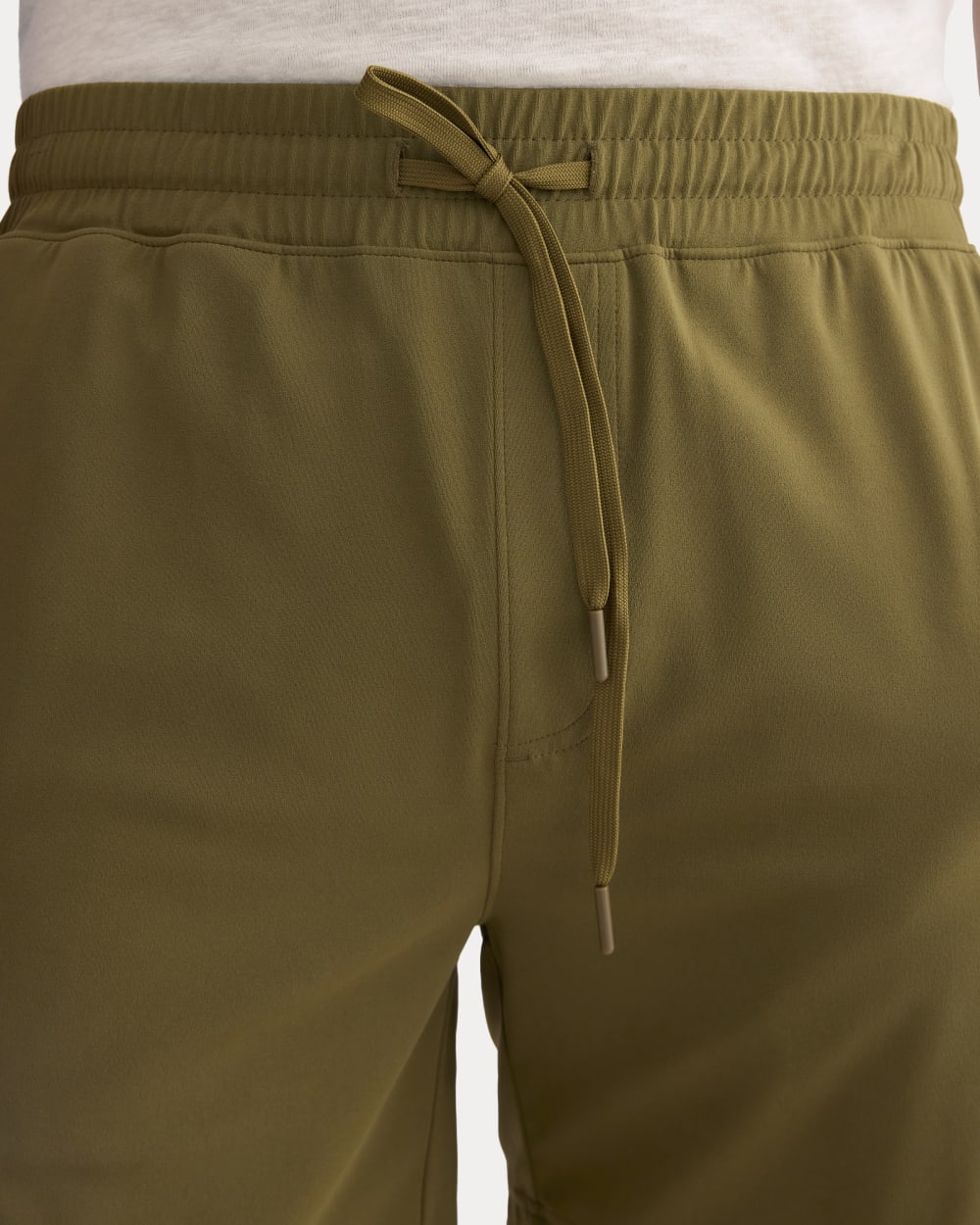 mens-off-duty-tech-short-olive