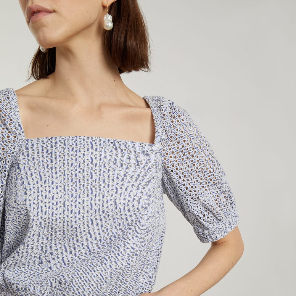 womens-eyelet-puff-sleeve-top-blue-stripe