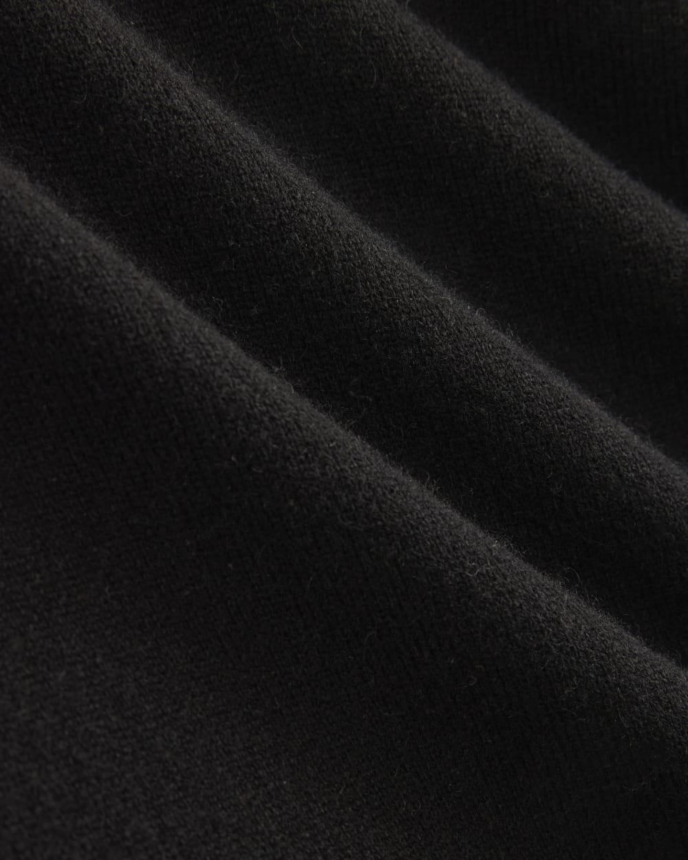 womens-cashmere-cropped-high-v-sweater-black