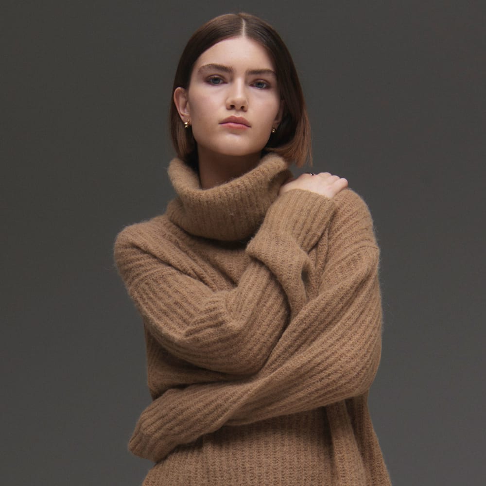 womens-alpaca-oversized-turtleneck-cappuccino