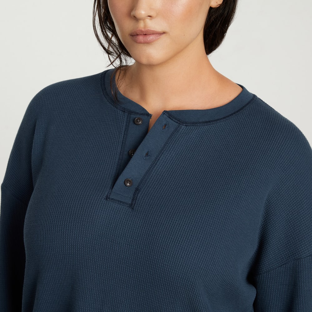 womens-organic-ctn-waffle-henley-atlantic | alt