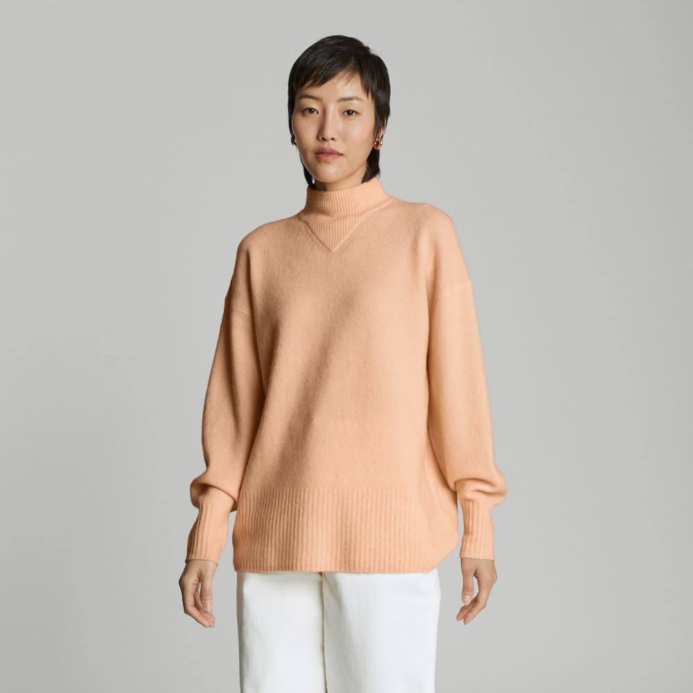 womens-bouncy-wool-sweater-apricot | primary