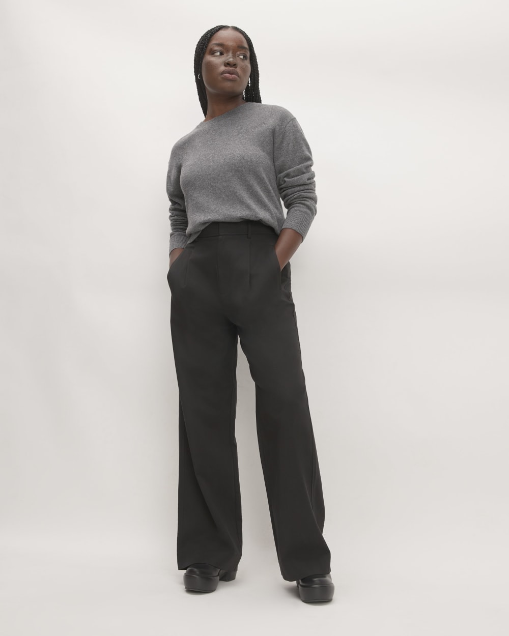 womens-cashmere-classic-crew-sweater-heather-charcoal