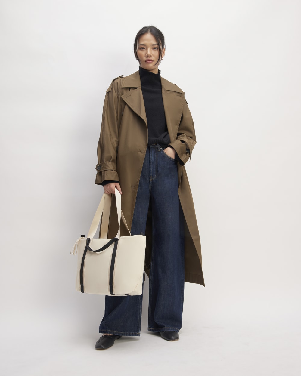 womens-recycled-nylon-tote-parchment