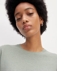 womens-cashmere-classic-crew-sweater-light-sage-green