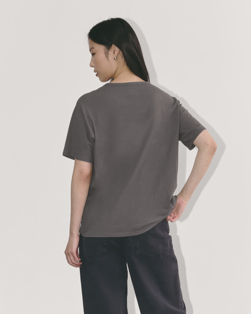 womens-air-oversized-crew-tee-graphite