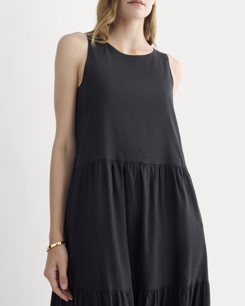 womens-tiered-dress-in-stretch-linen-black