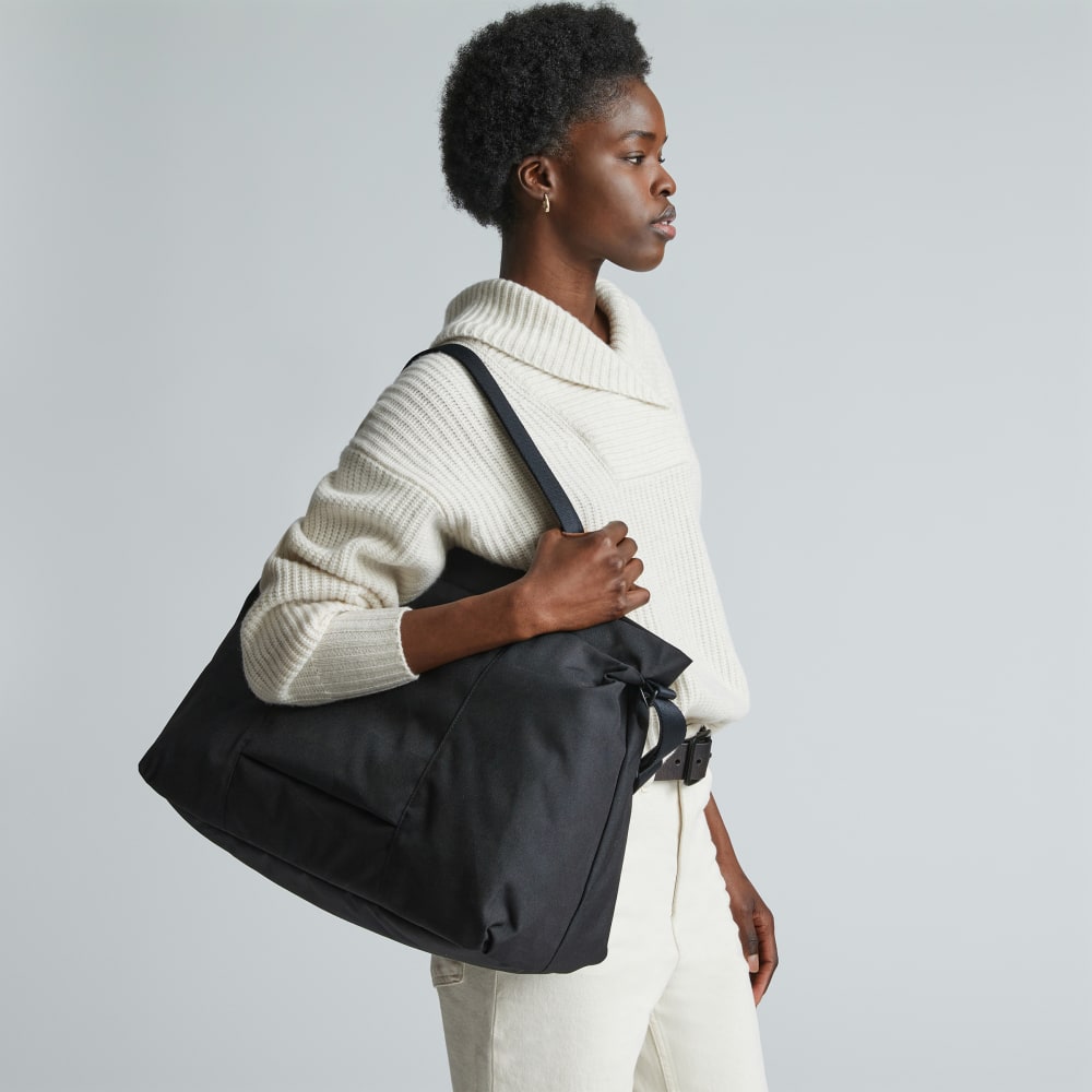 womens-renew-weekender-black