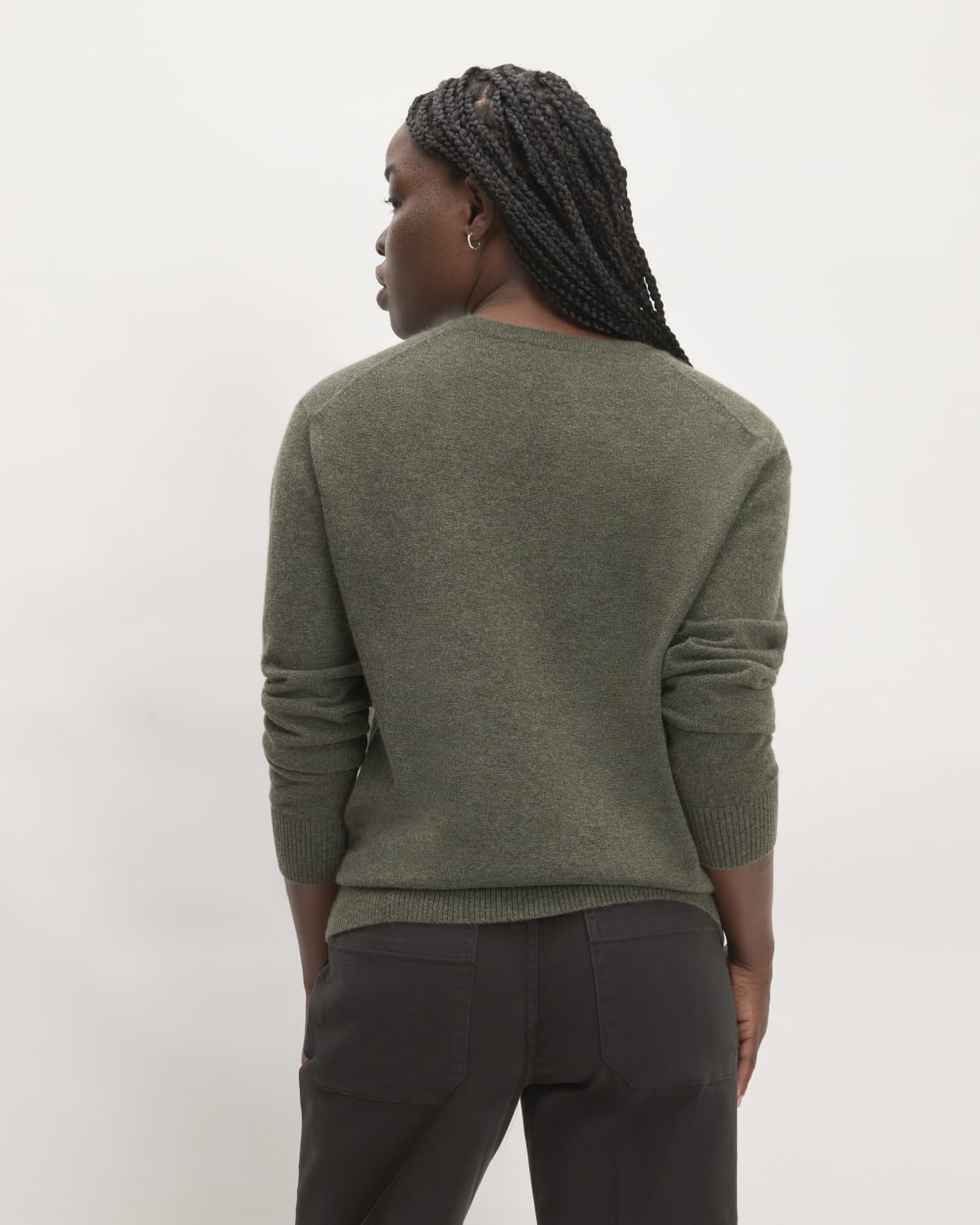 womens-cashmere-classic-crew-sweater-heather-army-green