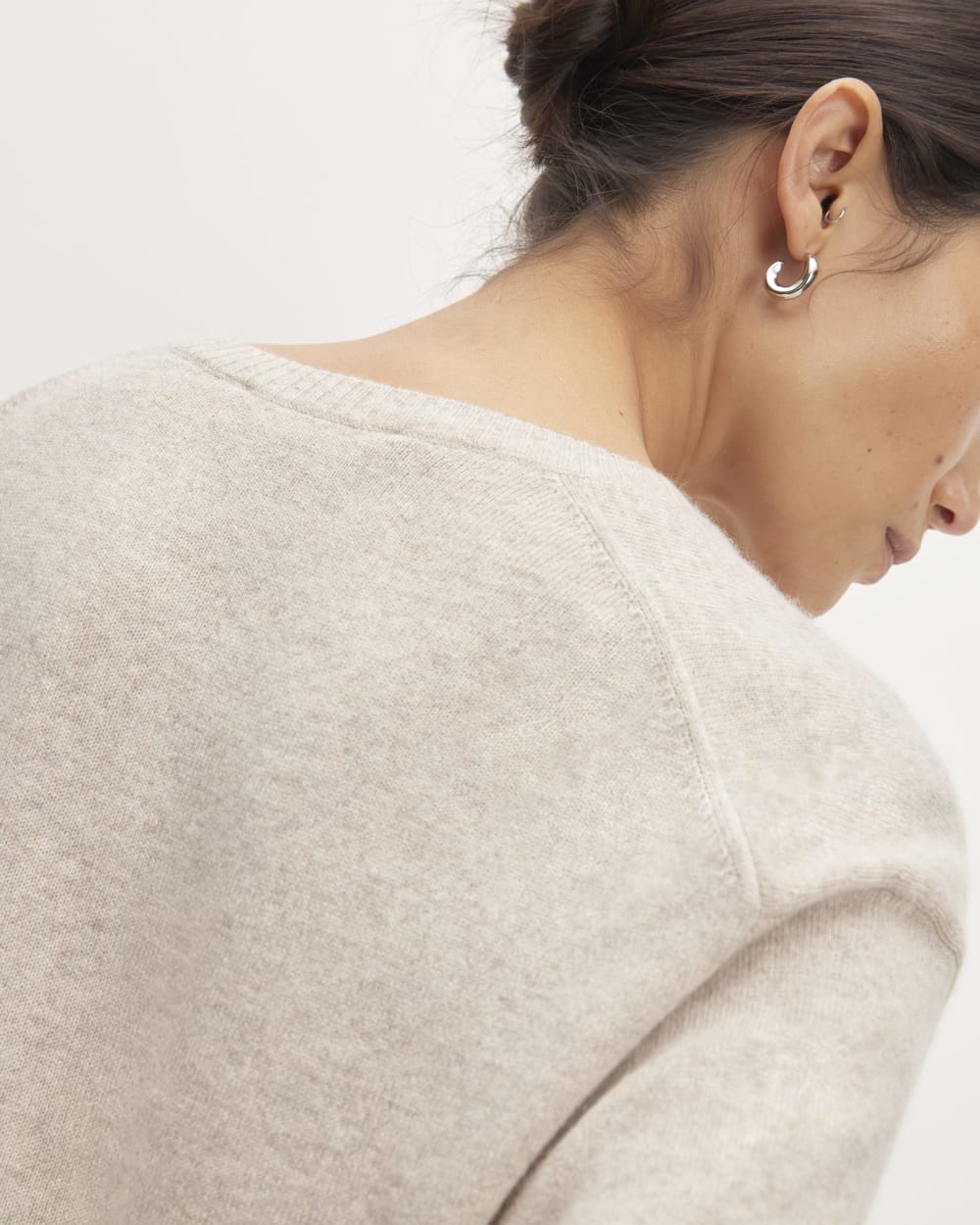 womens-cashmere-relaxed-v-neck-canvas