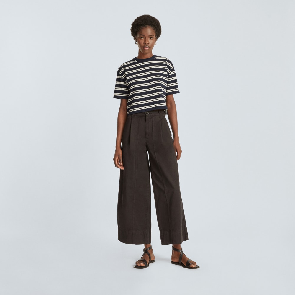 womens-organic-cotton-cropped-tee-navy-tan