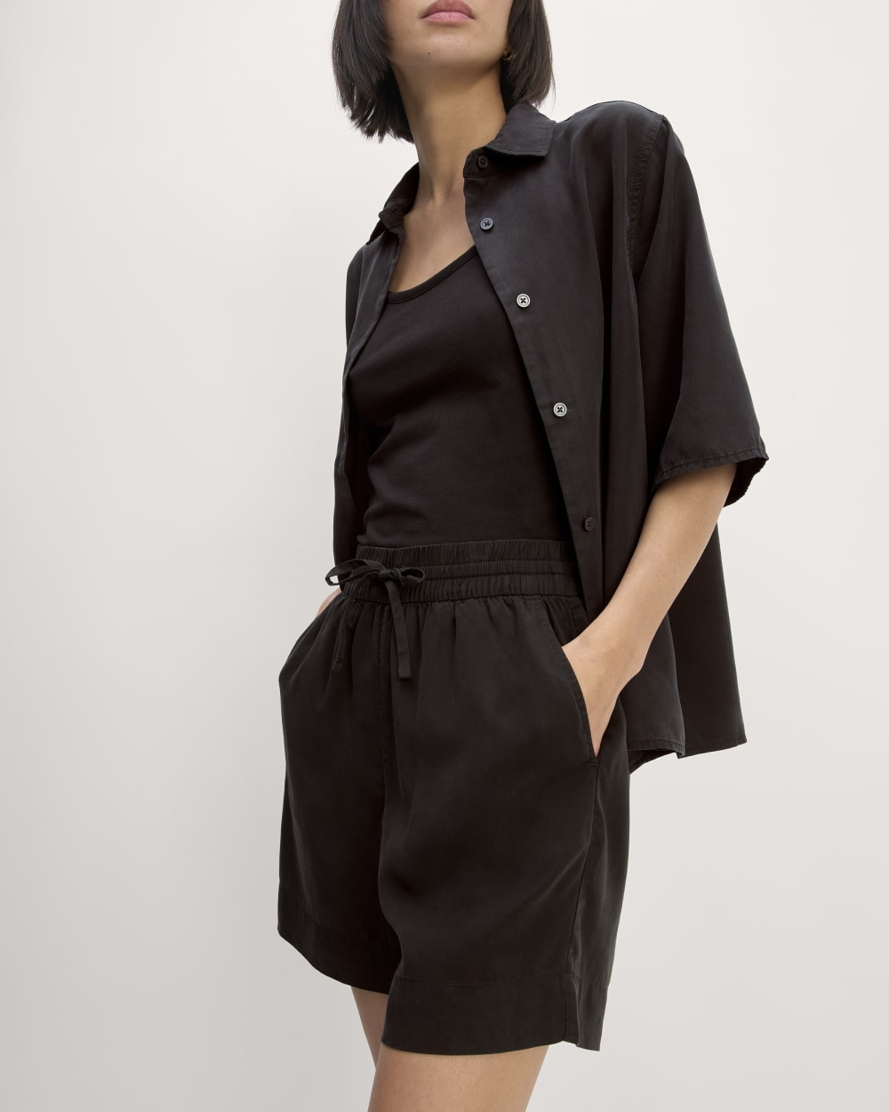 womens-vacation-short-black