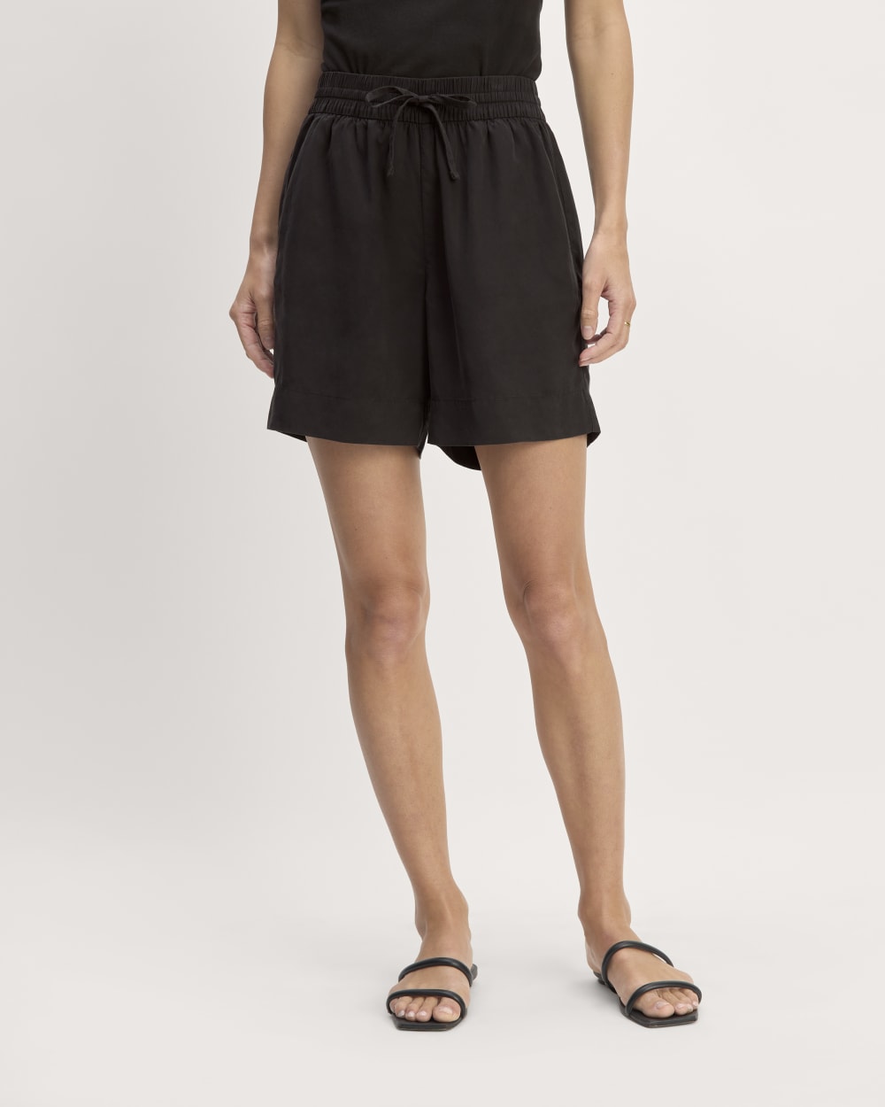 womens-vacation-short-black