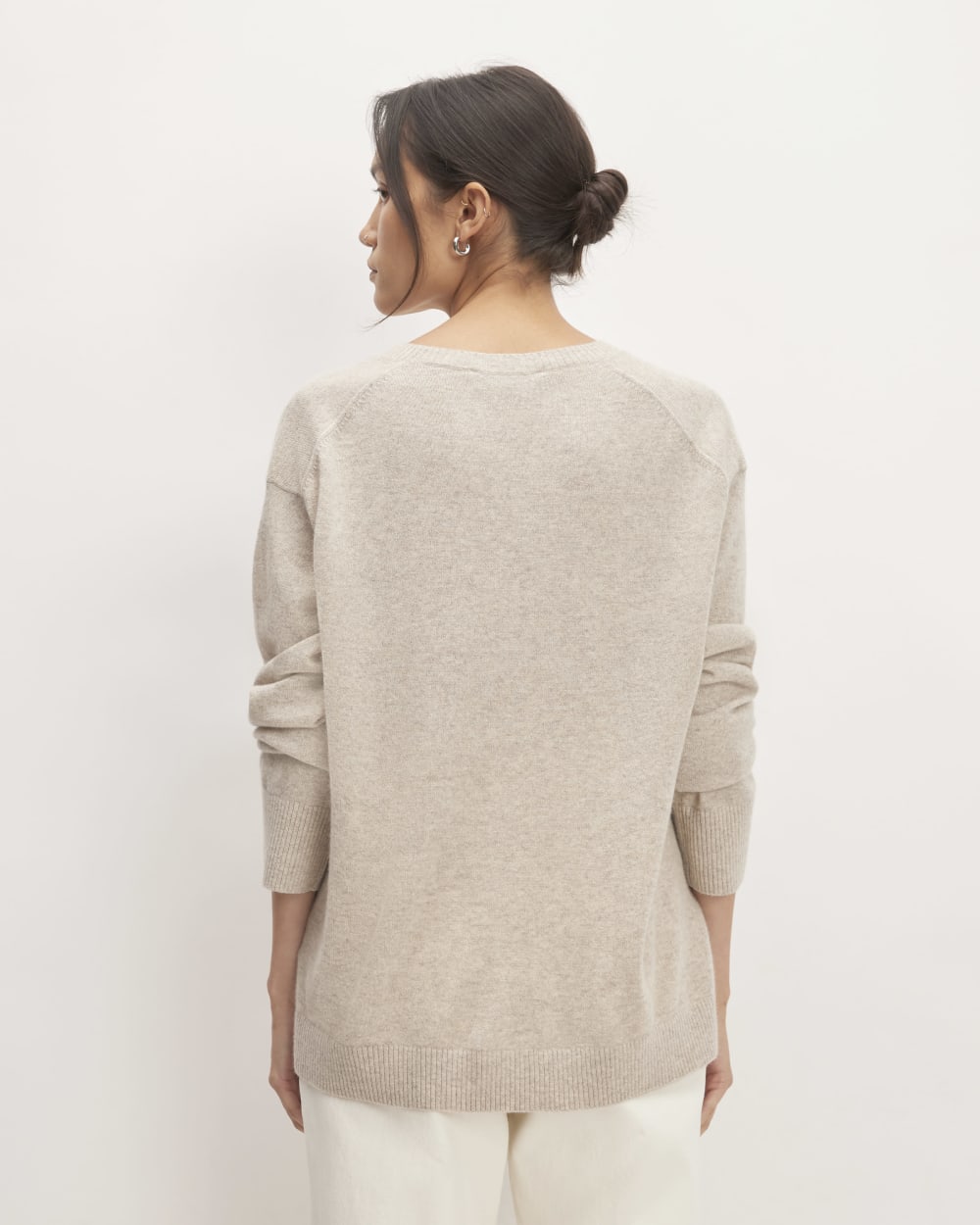 womens-cashmere-relaxed-v-neck-canvas