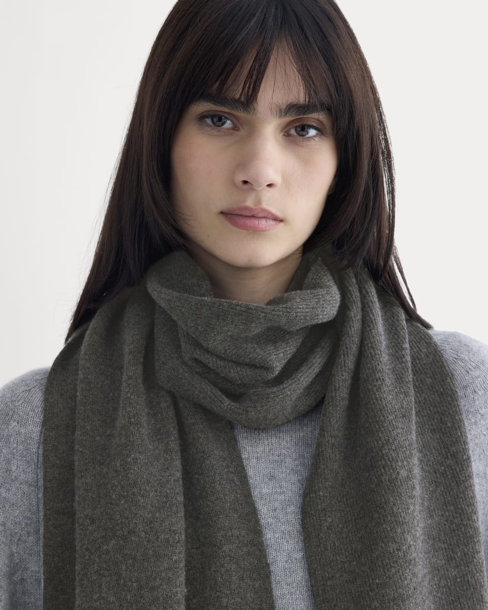 womens-gifting-scarf-heather-soot | primary