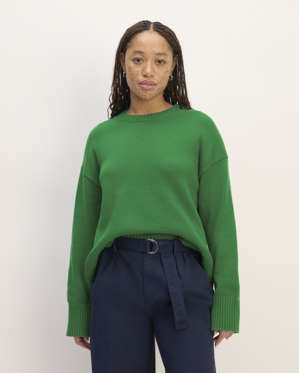 womens-organic-cotton-crew-sweater-grass-green | primary