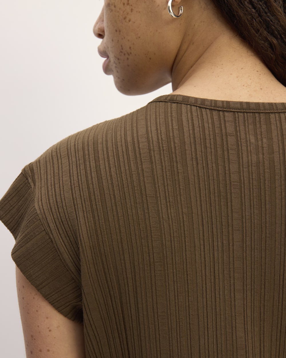 womens-rib-muscle-tee-cocoa