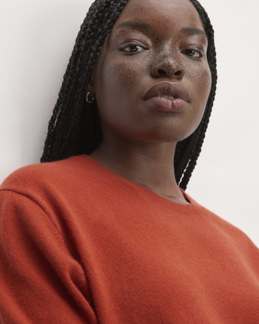 womens-cashmere-classic-crew-sweater-rusted-red